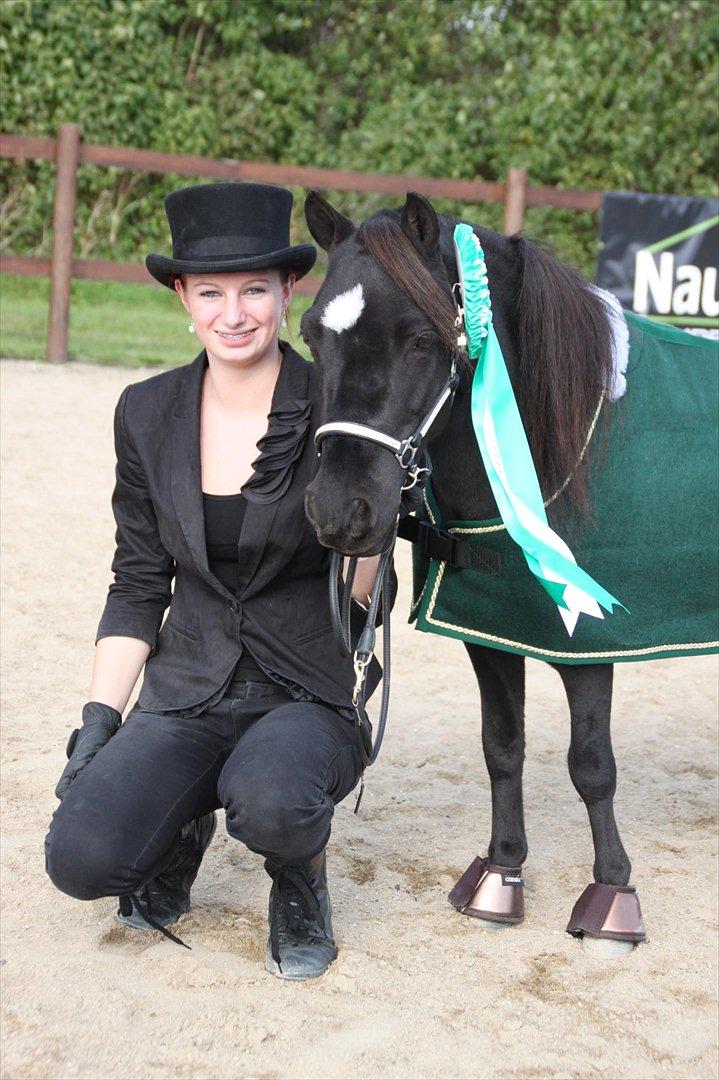 Amerikansk Miniature Candyland Southern Secret - Jette og jeg. En 3. plads ved DMHF Cuppen 2011. billede 9