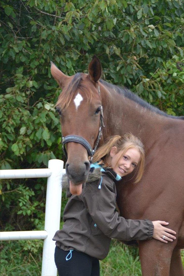 Traver Robin Faust - Robsen rækker tunge <3 foto: maiken billede 2