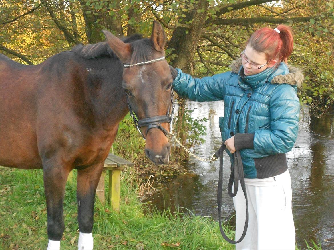 Traver Stella - Årh det er godt det der mor (: 

Taget Tirsdag d. 25.10.11  billede 6
