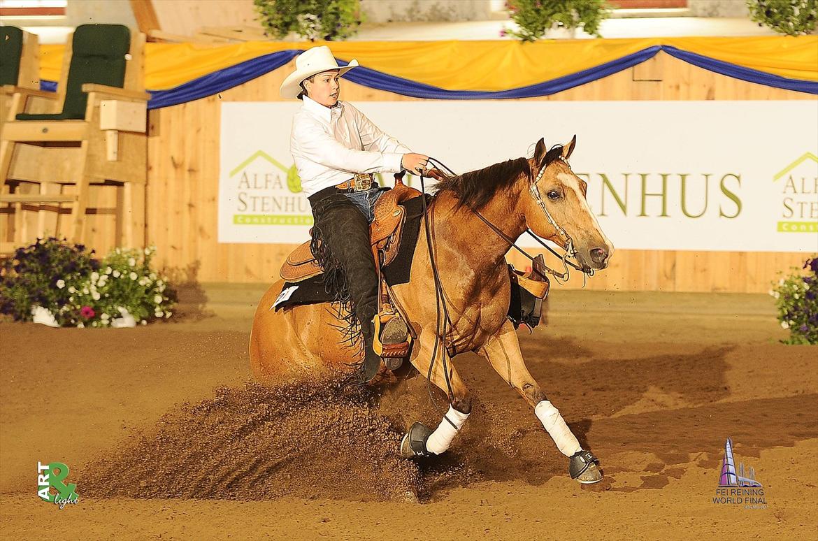 Quarter JR Shu bobking - Isabella Capobianco & JR Shu Bobking at The FEI Reining World Fainal 2011. 
FEI Reining World Fainal CRI Junior Champion, score 140,5 billede 2