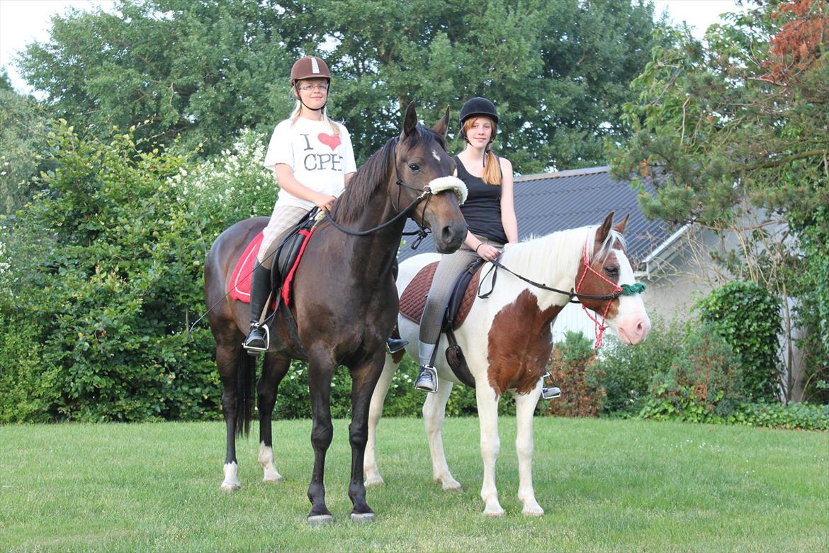 Pinto Blanding Gismoe - #3 Jeg og Lines ridelejr :D Tror nok det var sidste dag eller sådan noget, hvor vi var på vej ned til marken :) <3 foto:Mor billede 3