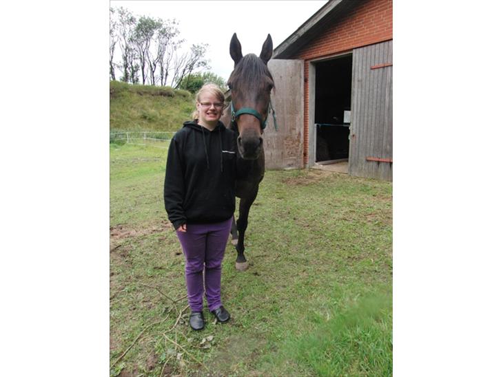 {{currentPhoto.altText}} billede {{currentPhoto.number}}