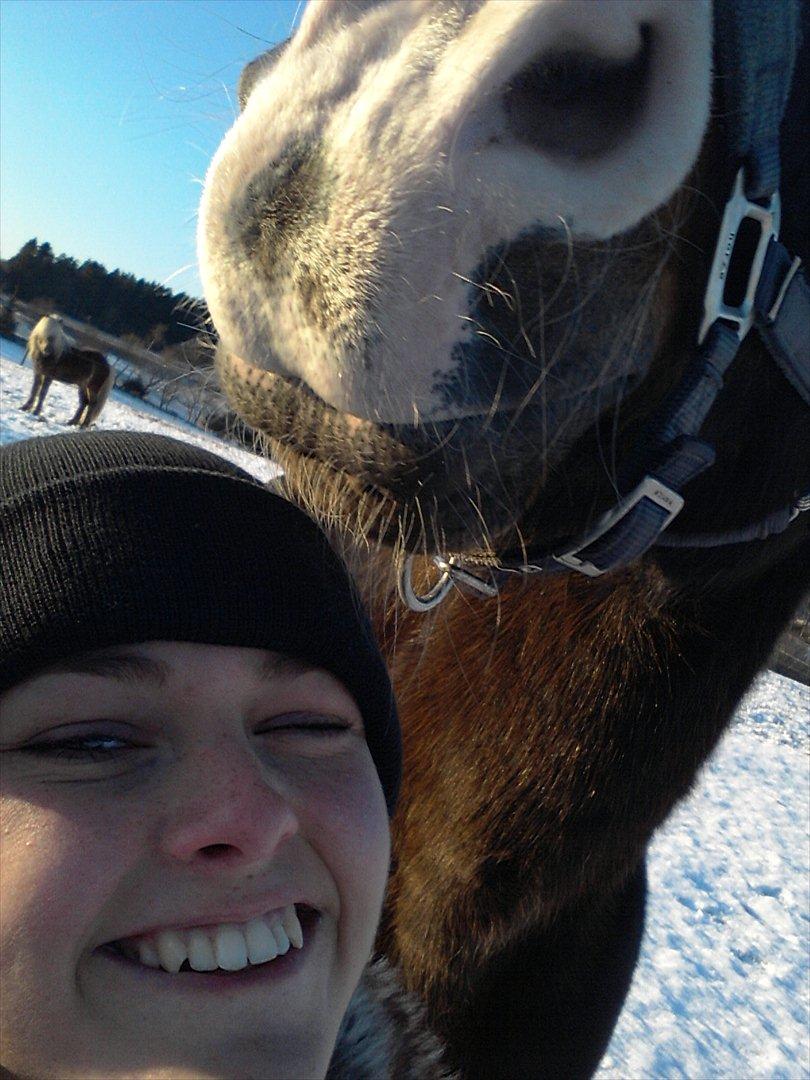 Oldenborg LARSEN - 24/01 - 2012: Selvportræt.. Kun med dig er jeg mig selv <3 billede 19