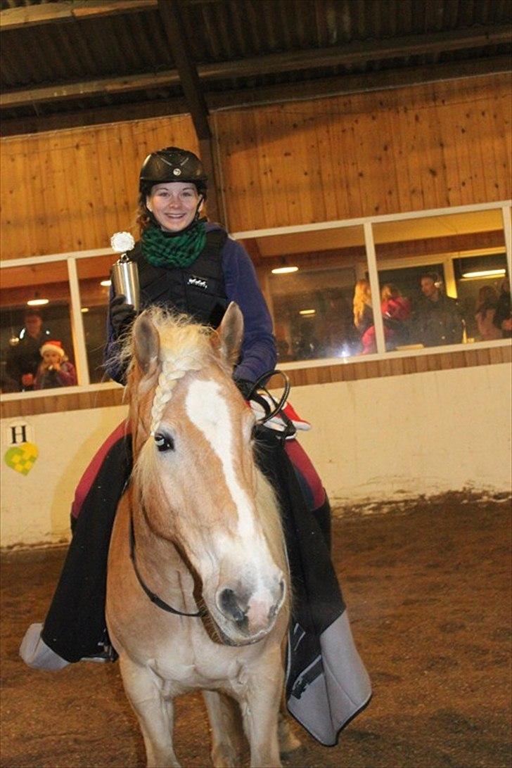 Tyroler Haflinger Aron - Højdespring vindere for hest 2011 :D 133 cm godt klaret af min lille westernhaffe! billede 10
