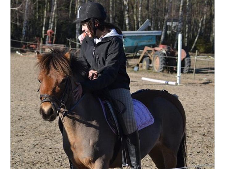 {{currentPhoto.altText}} billede {{currentPhoto.number}}