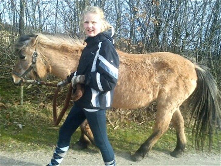 Anden særlig race Blinka<3 - mig og søde Blinka ude og gå tur!<3
 billede 4