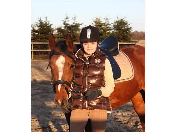 {{currentPhoto.altText}} billede {{currentPhoto.number}}