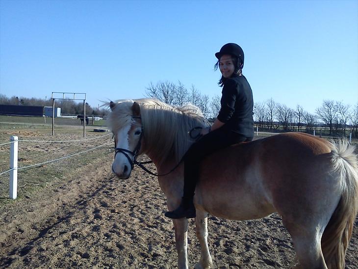 {{currentPhoto.altText}} billede {{currentPhoto.number}}