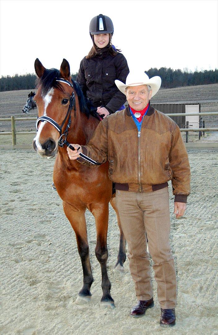 New Forest Alhedens Dianna - Monty Roberts kom til Danmark, hvor han skulle optræde på Hest og Rytter messen. Ellers red han hos os. :) billede 2
