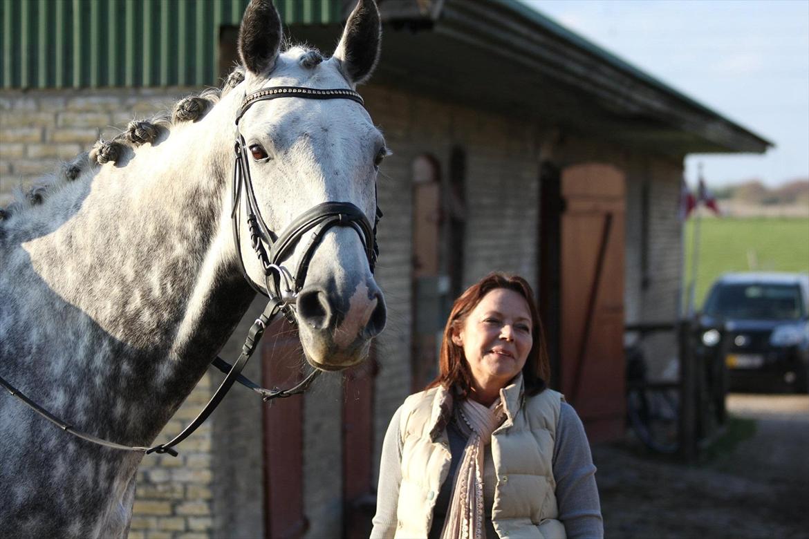 Dansk Varmblod Nicolina Lille Lunden - Nicolina og min mor :-) Billedet er taget af Sara Lethan Jørgensen - tak!  billede 12