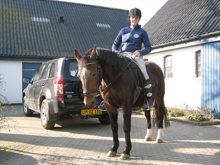 {{currentPhoto.altText}} billede {{currentPhoto.number}}