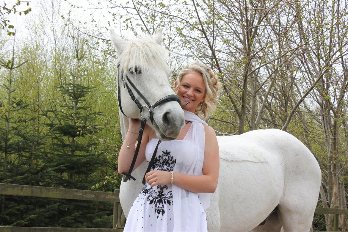 Connemara Kalle  - Min konfirmation d. 04 / 05 - 2012<3 billede 14