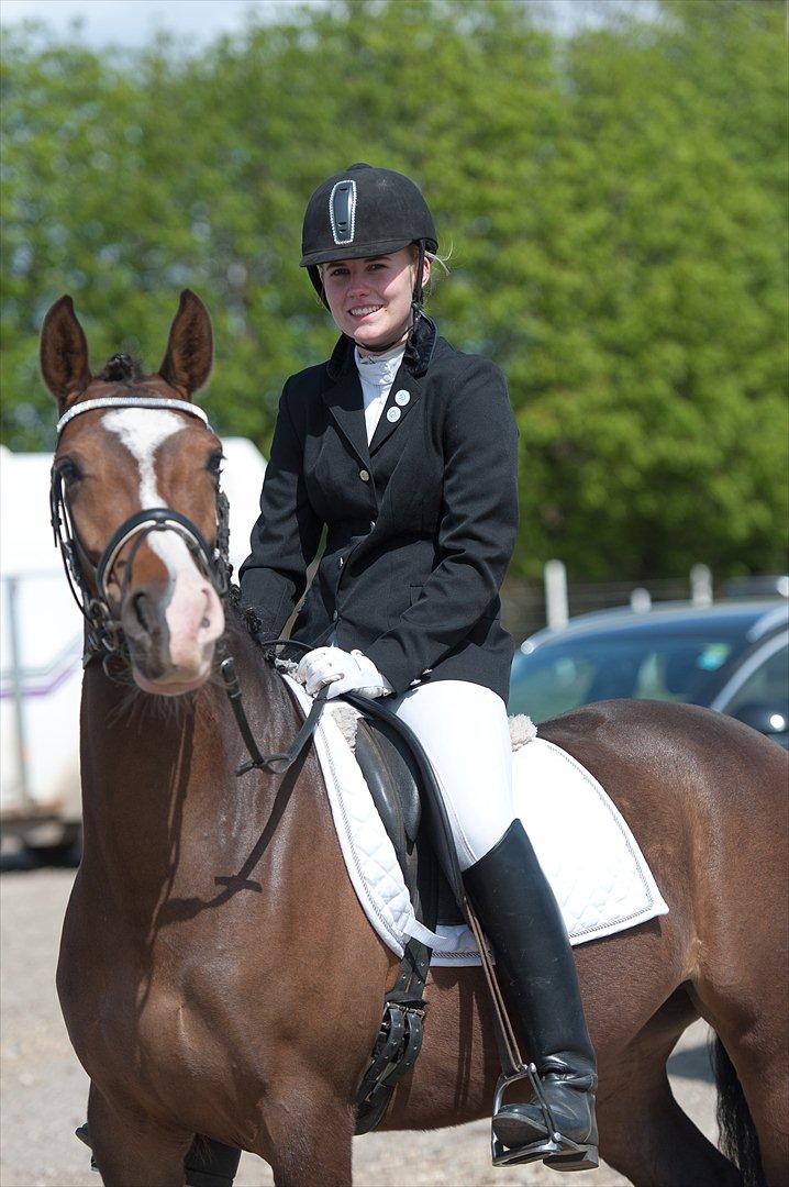 Anden særlig race Bonette  - Ventetiden inden præmie overrækelsen var lang efter 2 velredet programmer! <3 :-* 2 x tredje plads :-)  billede 14