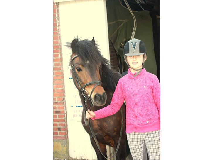 {{currentPhoto.altText}} billede {{currentPhoto.number}}