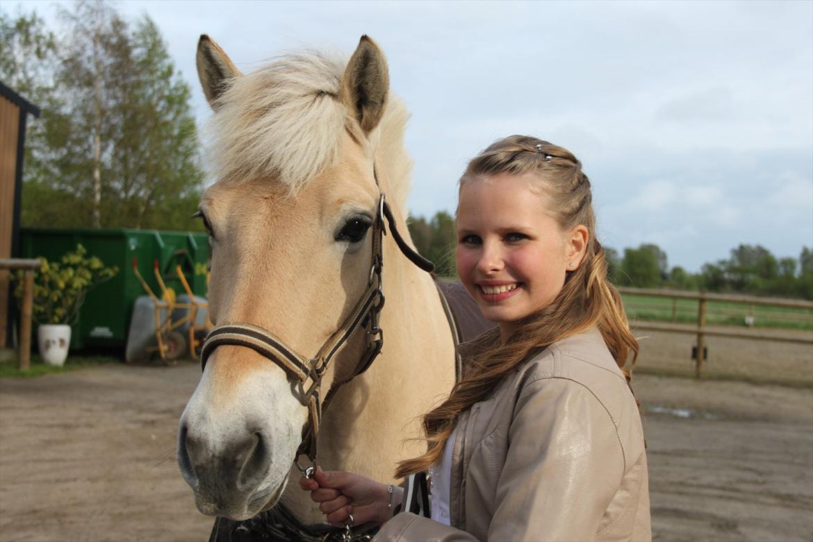 Fjordhest Prins - På min konfirmation! Elsker dig min lille skat <3 billede 7