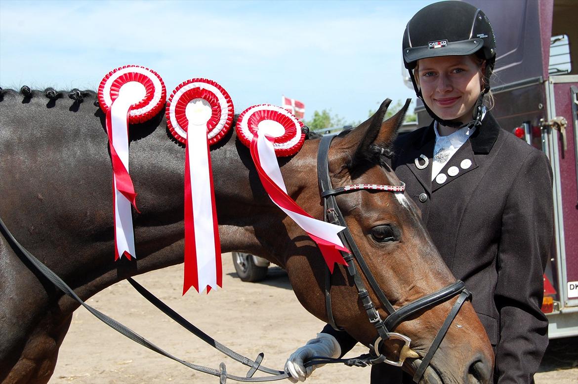 Trakehner Turned Up At Noon - (D. 28/5 12) Stævne i Thorsø. 1. plads i LC2 til 71,73% og 1. plads i LC3 til 71,66% = 1. plads i Thorsø Cuppen<3<3<3 billede 16