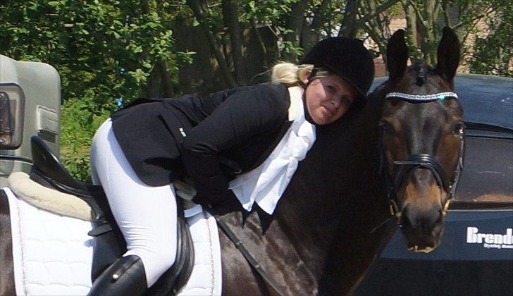 Oldenborg Renit's Galano - Du er grunden til at jeg smiler! grunden til at jeg vil ride :) Verdens Skønneste hest!<3 billede 1
