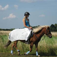 Islænder Tyra Fra Stårup 