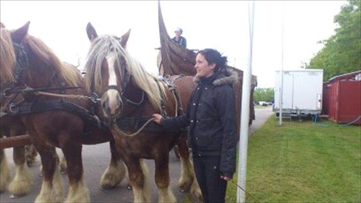 Jyde Holger - Livet er at leve det. Lykken er at finde den.

- Livet lever jeg kun når jeg er ved din side :*
- Min lykke er dig :*  billede 20