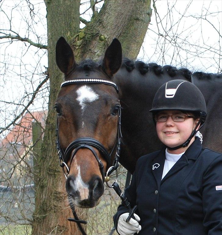 Dansk Varmblod Østergårdens Deleight - Delle og jeg efter vores første stævne! :) billede 1