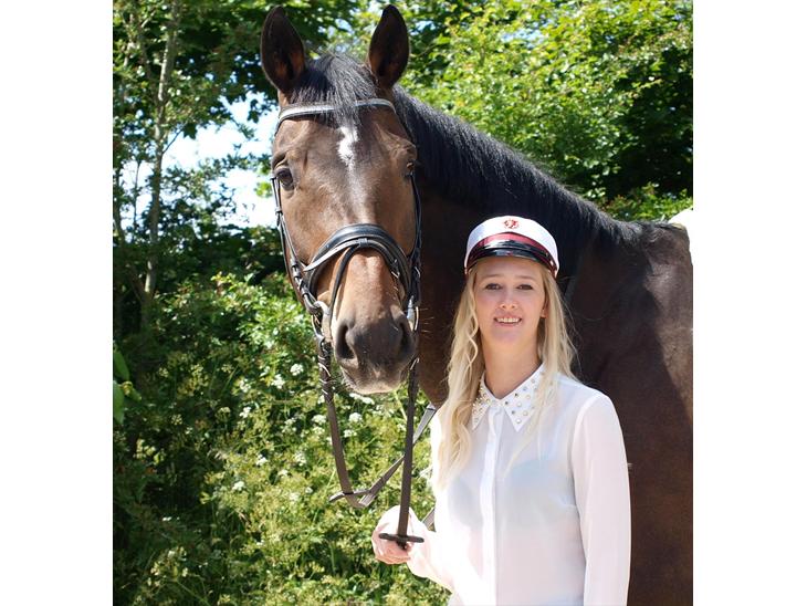 {{currentPhoto.altText}} billede {{currentPhoto.number}}