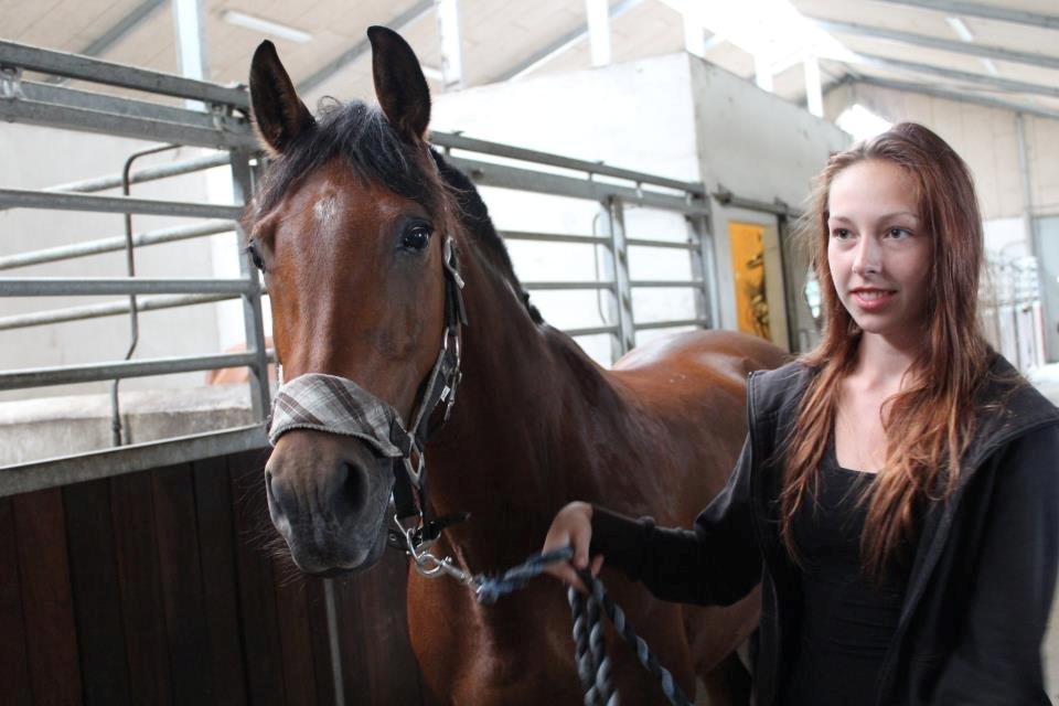 Anden særlig race starlight (R.I.P) <3 - mig og starlight efter en god skovtur hvor vi var nede og købe is på hunde bjerget 

11/7-12  billede 12