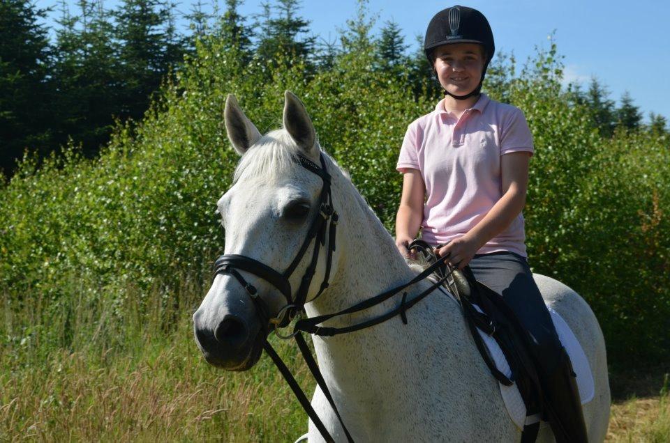 Anden særlig race Ronja  - velkommen til Ronjas profil :D
Ronja og jeg på ridelejr i vejenbrød  billede 2