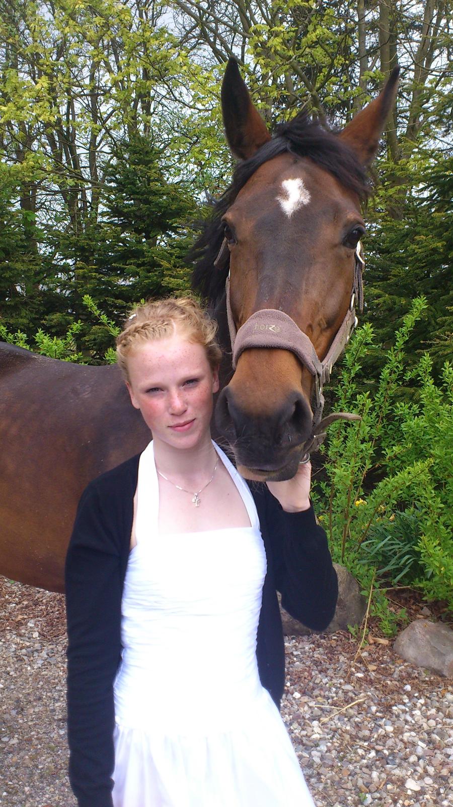 Westfaler Dolce Vita - Taget d. 04-05-2012
Til min konfirmation!:-) Uforglemmelig dag! billede 11