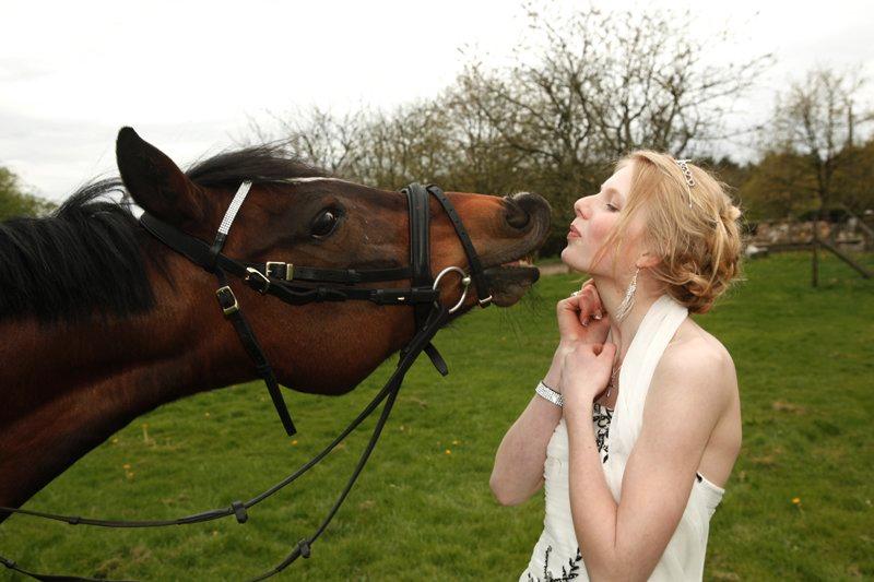DSP Sa lee - Kæmpe mysser :-*
taget på min konfirmation, af min onkel som er fotograf.

Foto: Keld/Onkel
(kpfoto.dk)
Maj-2012 billede 14