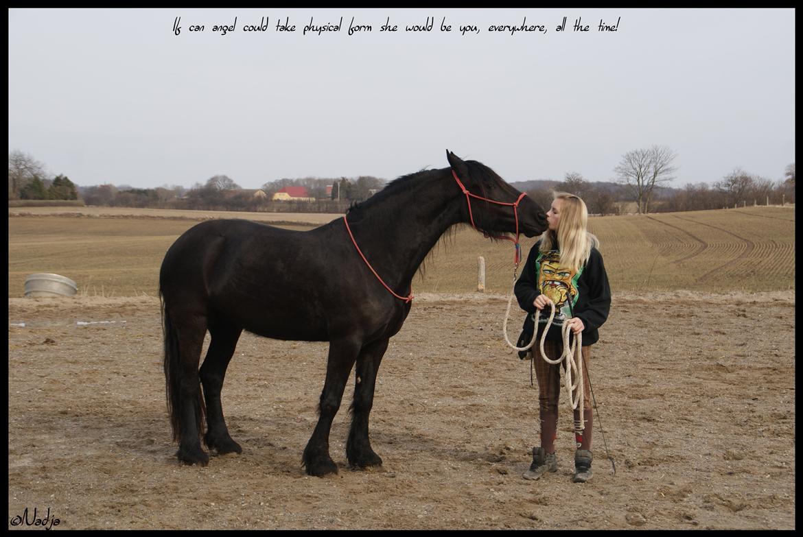 Frieser Femke's Camina <3 - ilu bby :i Uden dig havde der ikke været nogen mig! Du er det lys det viser mig på rette vej! Foto: Mie <3 billede 15