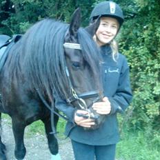 Frieser EFTERLYSES - Quella Von Hasselholt