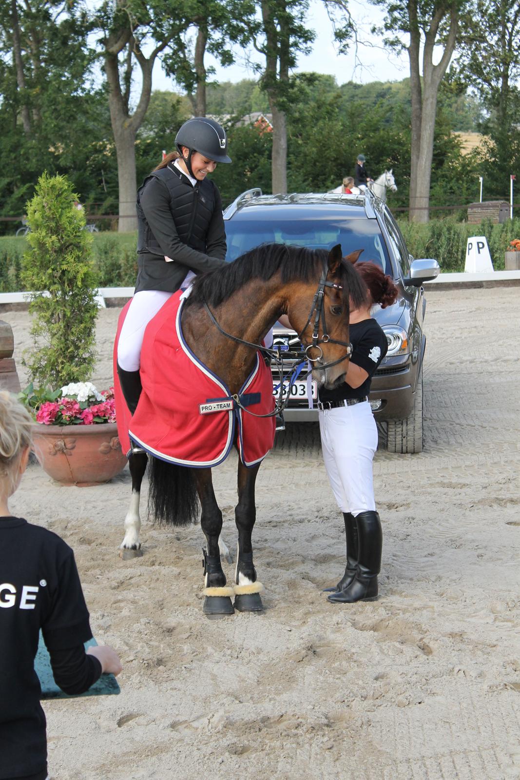 Anden særlig race Wish Me Luck - Danish Eventing Championship 2012, CNCP1*. Fik anden plads :-)

"Viljen til at ville, avler evnen til at kunne. " billede 3