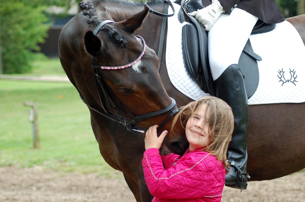 Trakehner Turned Up At Noon - (26/8 12) Noon og min niece, Annabell<3 billede 12