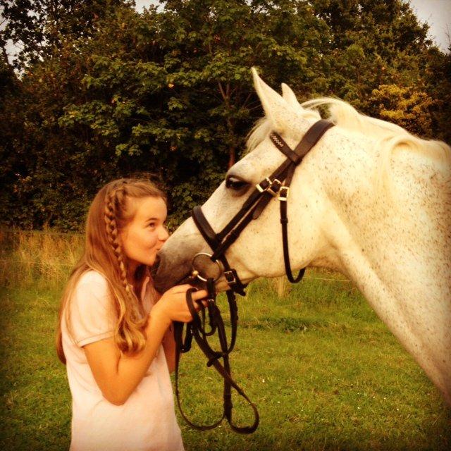 Anden særlig race Ronja  - Jeg har lært at 1 døgn er 24 timer, 1 time er 60 min, 1 minut er 60 sek.... Men ingen fortalte mig at hvert sekundt uden dig er en evighed. billede 8