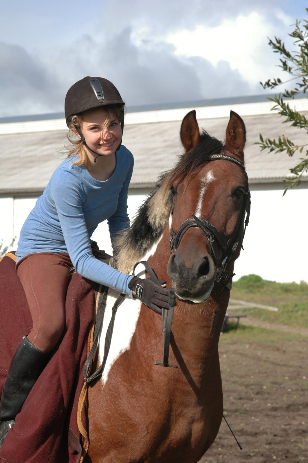 Anden særlig race Spotlight<3 - Velkommen til Spotlight's profil! Her er Esther og Spotte til springtræning:-) Taget af Thea. billede 1