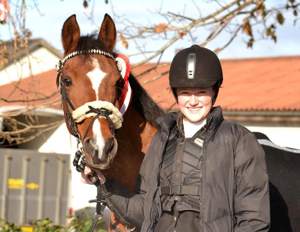 Anden særlig race Scania - Scania vandt LB ponyspring  til Højris' klubstævne<3 <3

FOTO: Nikoline Carlsen! billede 15