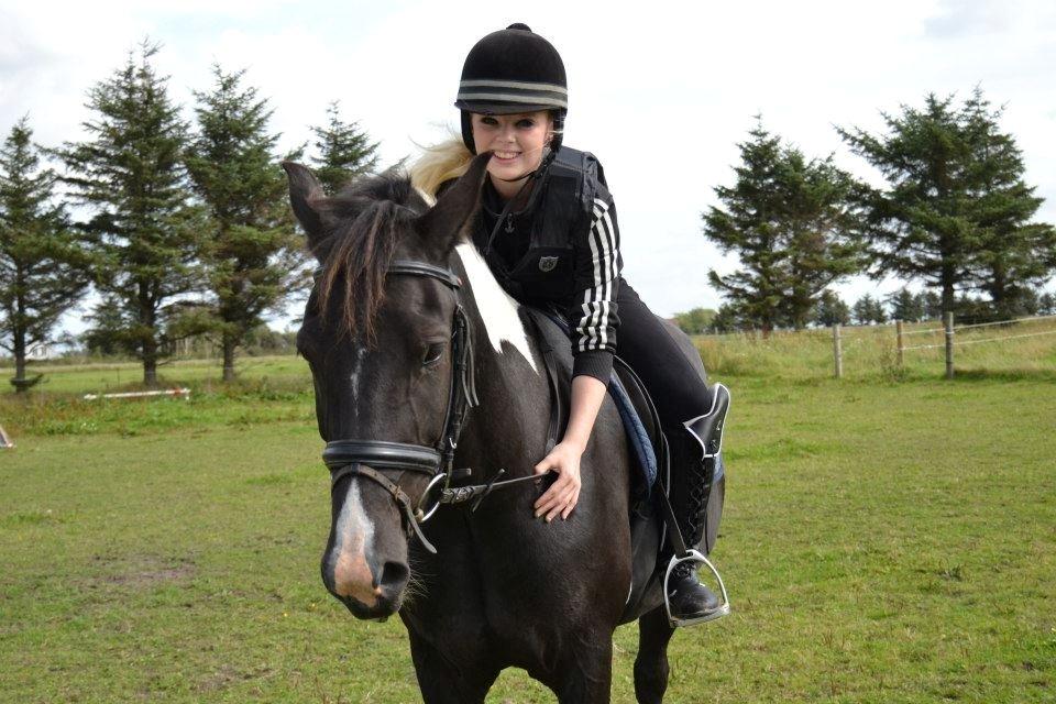 Pinto Vitterup efterskoles Shadow<3 billede 3