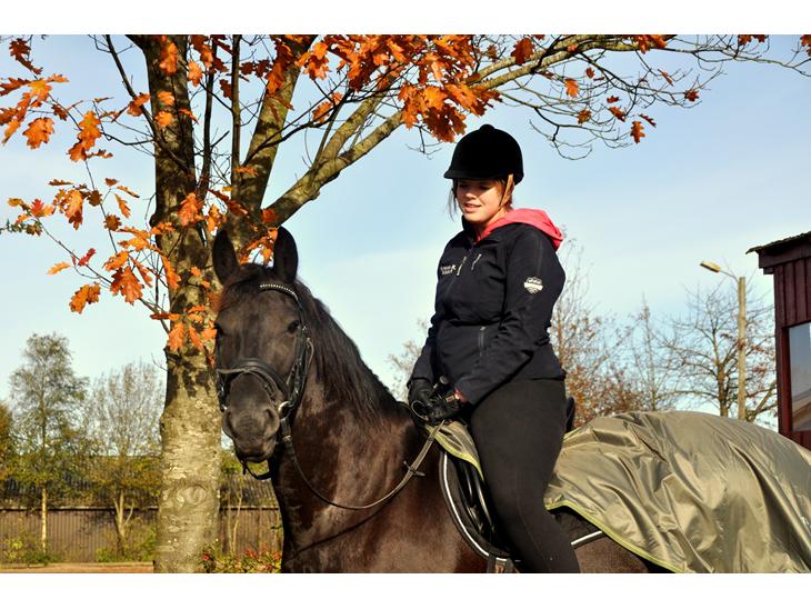 {{currentPhoto.altText}} billede {{currentPhoto.number}}