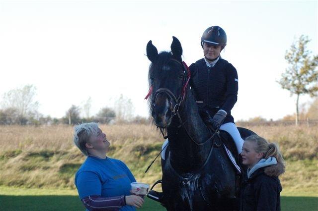 Holstener Cosby - Cos, Zelina, Sabrina og jeg november 12 :) billede 4