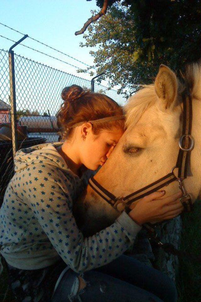 Fjordhest Fie - Min søster og min dejlige hest  billede 2