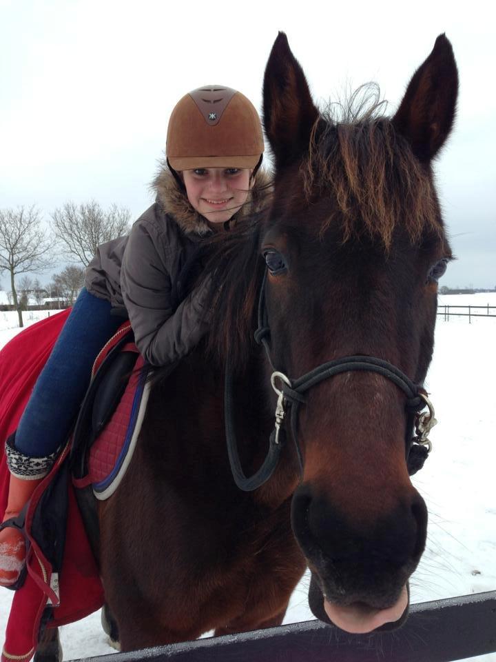 Traver La bell - ude og ride i sneen med belle <3 billede 1