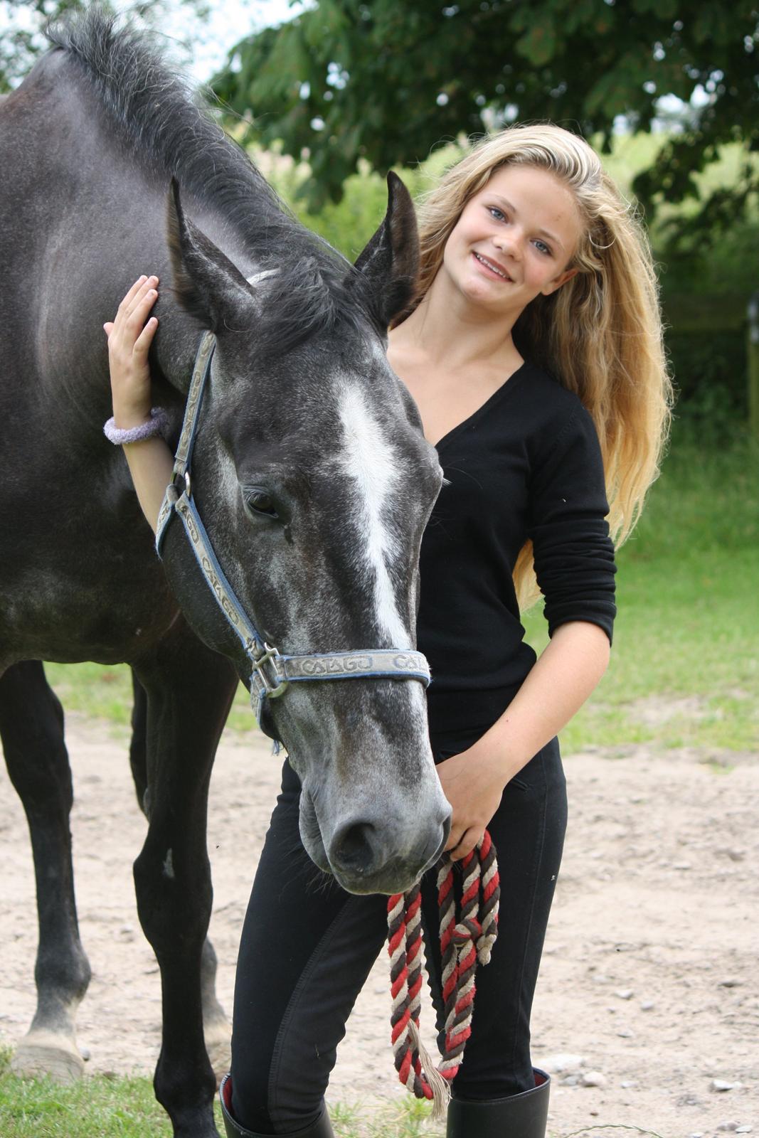 Anden særlig race Cortes |Min bedre halvdel| <3 - „A friend is someone who knows the song in your heart, and can sing it back to you when you have forgotten the words.“ billede 18