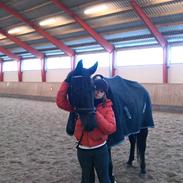 Anden særlig race Uzuri