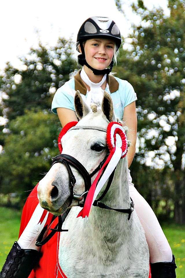 Anden særlig race scooby(Solgt og savnet<3) - klubmester dressur andet år i træk elsker dig min dreng(2010-2011) billede 1