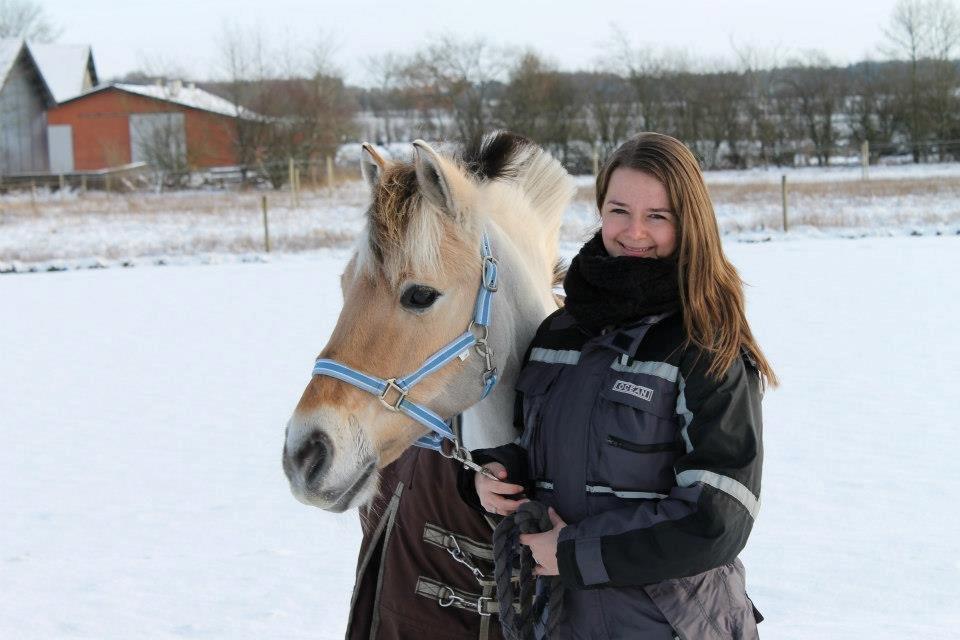 Fjordhest Imbert Fulgsang - 1» Vinterbillede af mig og min dejlige dreng, januar 2013. Foto af Camilla.  billede 1