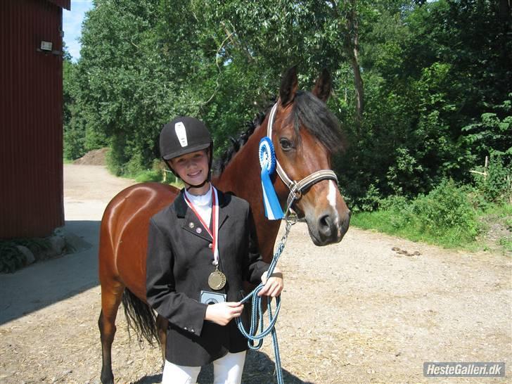 Anden særlig race Lucky  - Super ponyen og mig har fået 2 plads i vores første la1.  billede 4