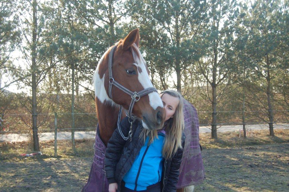 Pinto Dominique - Jeg ville hellere have øjne, der ikke kunne se, ører, der ikke kunne høre, læber, der ikke kunne tale end et hjerte, der ikke kunne elske. billede 8