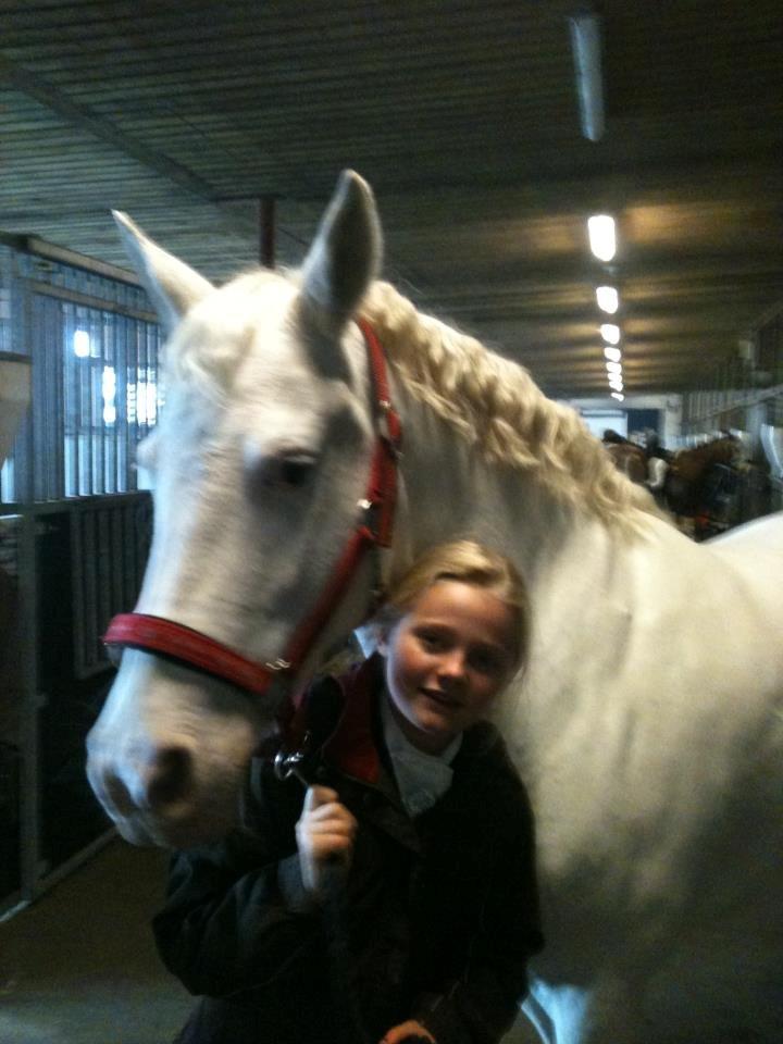 Connemara Mosedals Snowflake - Snows efter hun har haft rosenknopper.  billede 16