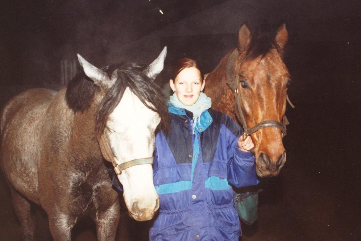 Anden særlig race Eternal Jive - Jive og Aros ( en vallak jeg tilred) sveder godt efter en løbetur i hallen. NSK billede 18