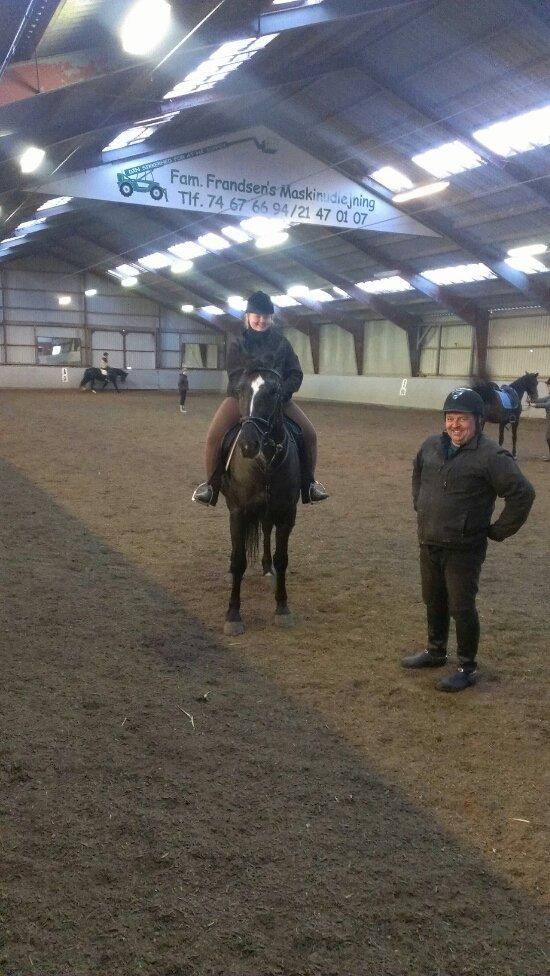 Anden særlig race Polly (min fars) - Efter endnu en vintersæson tør min far endelig at lade mig skridte på hende selv! billede 2